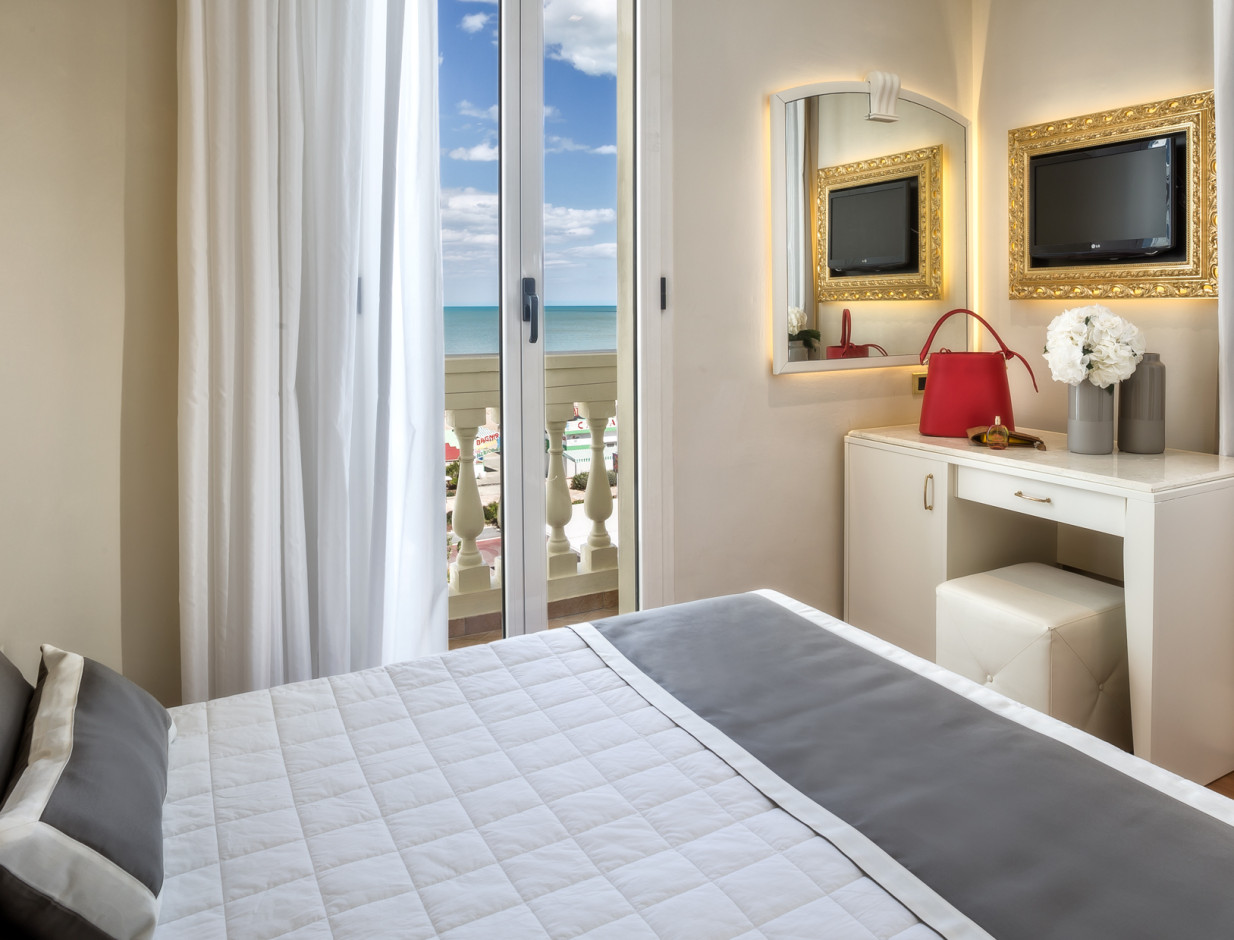 media.Slide_CameraComfort_06Hotel_Novecento_Riccione