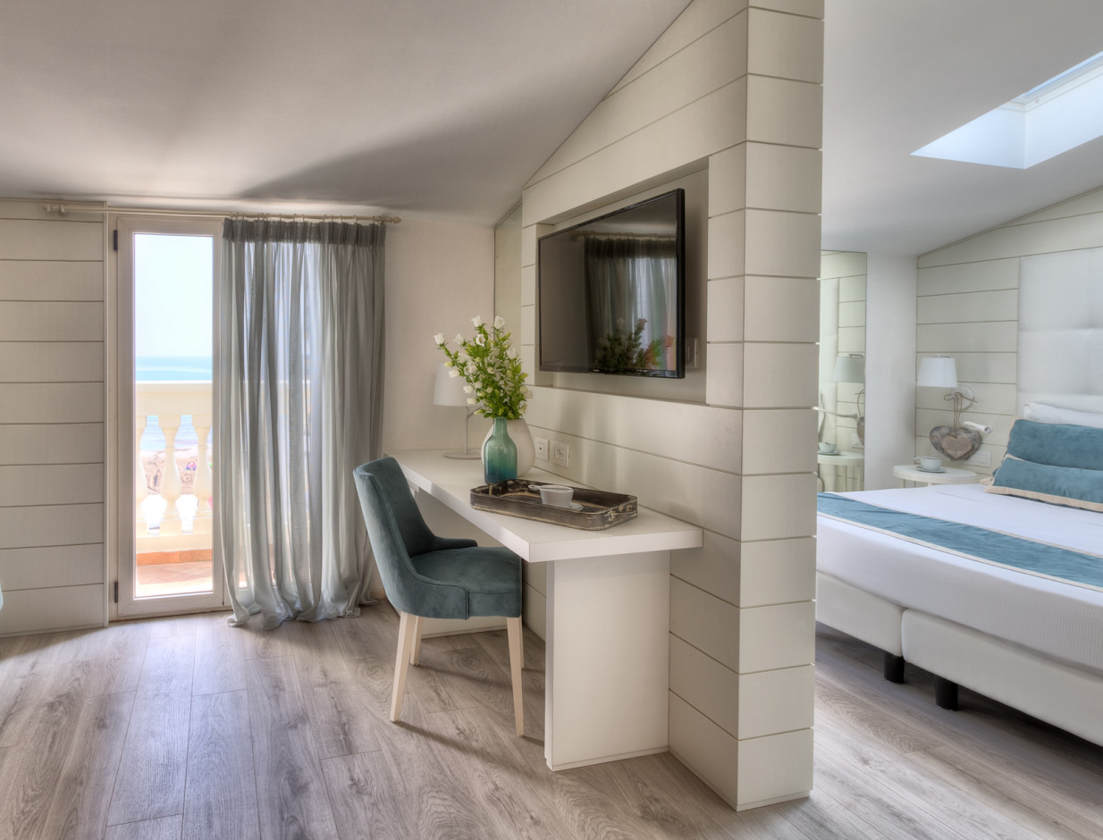 media.Slide_JuniorSuite_10Hotel_Novecento_Riccione