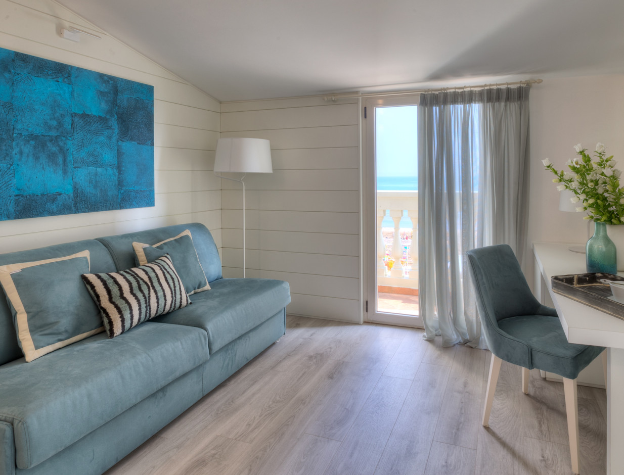media.Slide_JuniorSuite_11Hotel_Novecento_Riccione