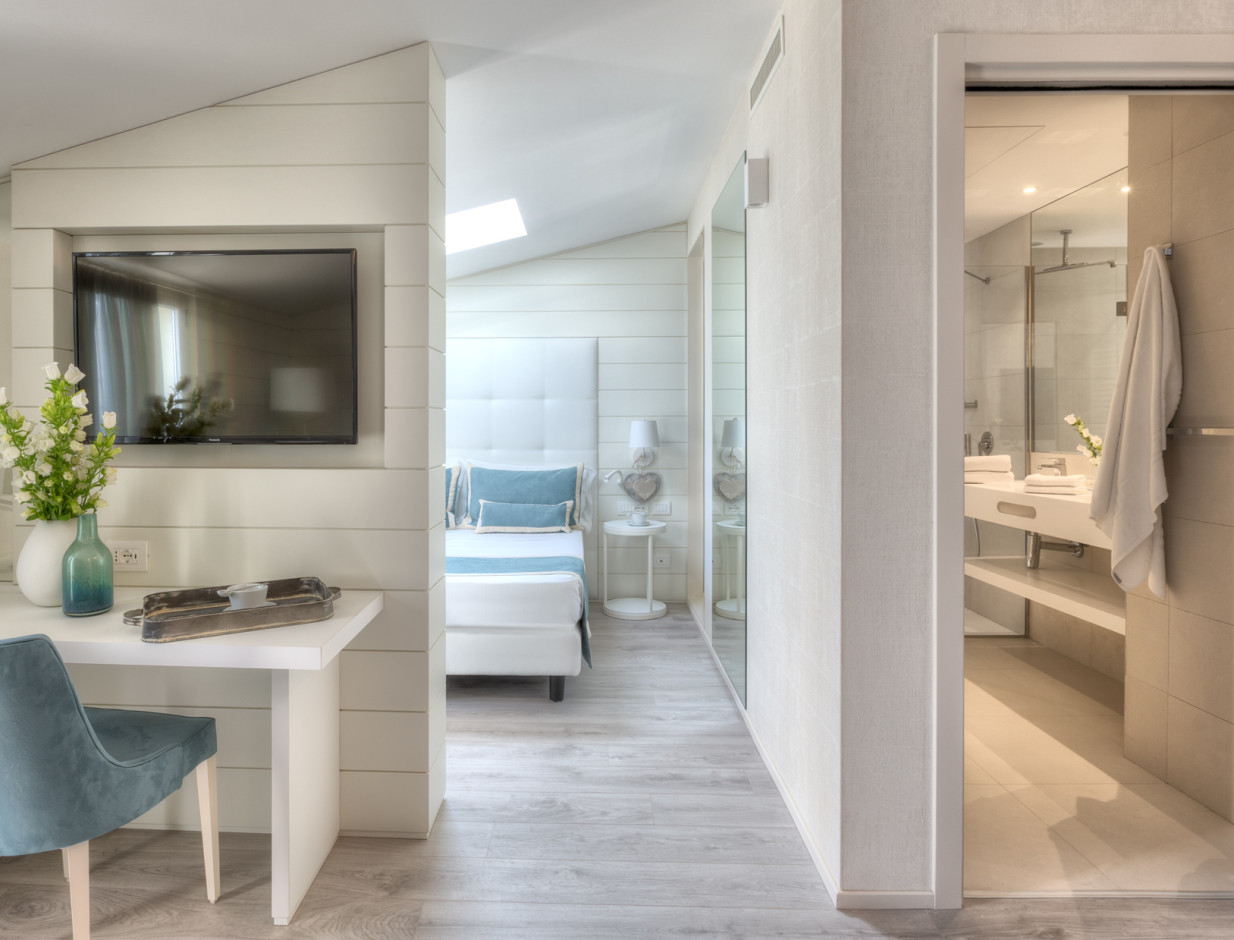 media.Slide_JuniorSuite_12Hotel_Novecento_Riccione