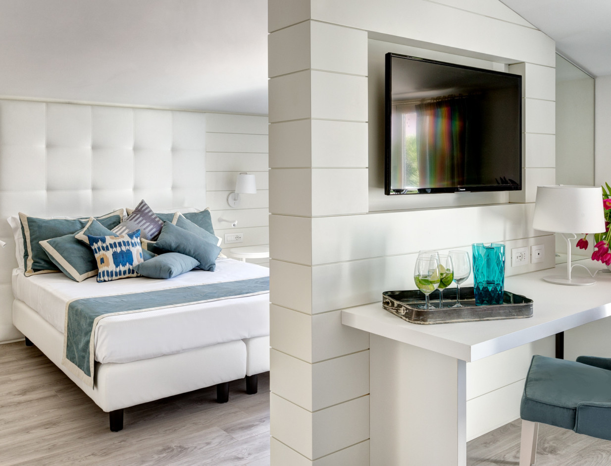 media.Slide_JuniorSuite_19Hotel_Novecento_Riccione