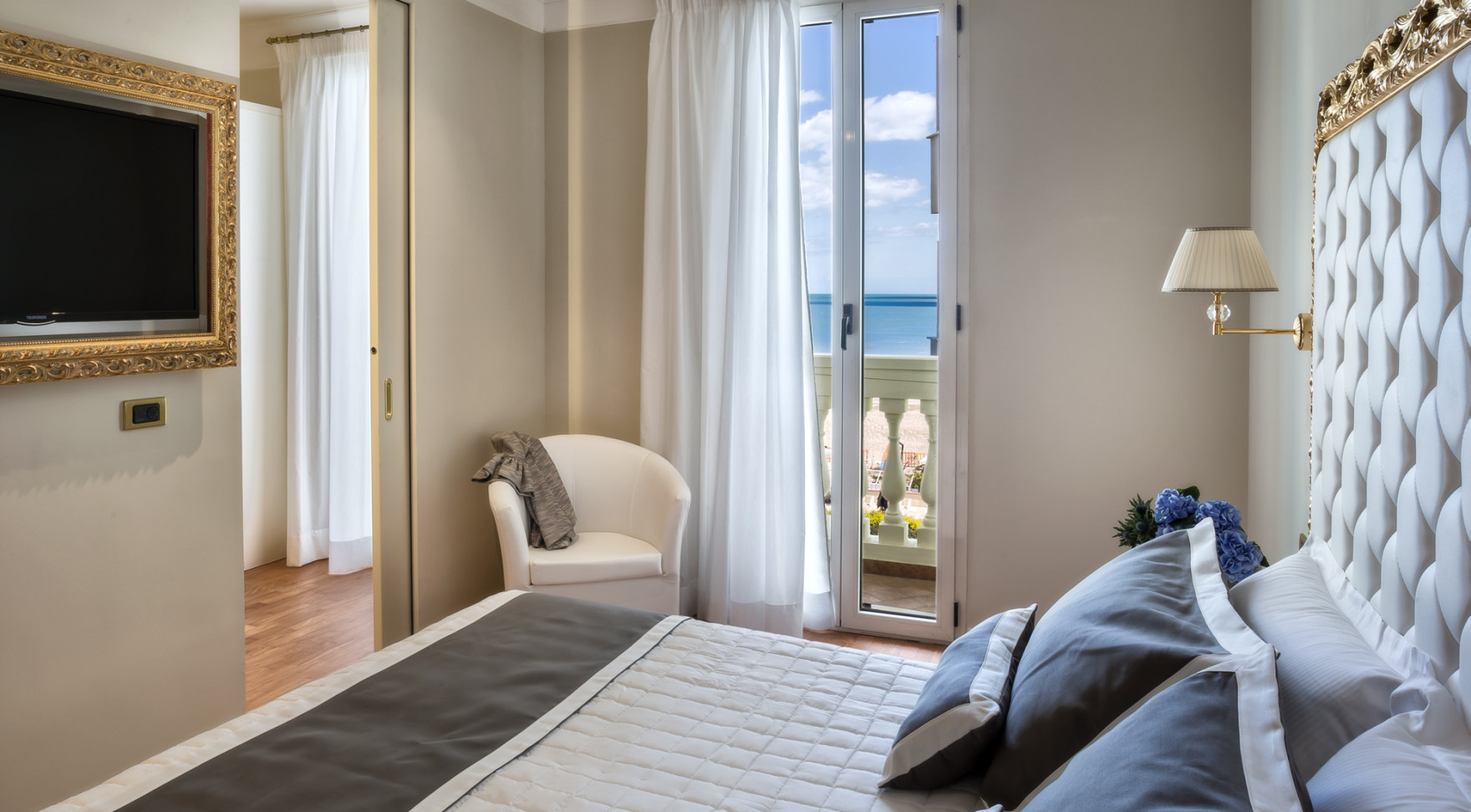 media.Slide_CameraComfort_05Hotel_Novecento_Riccione