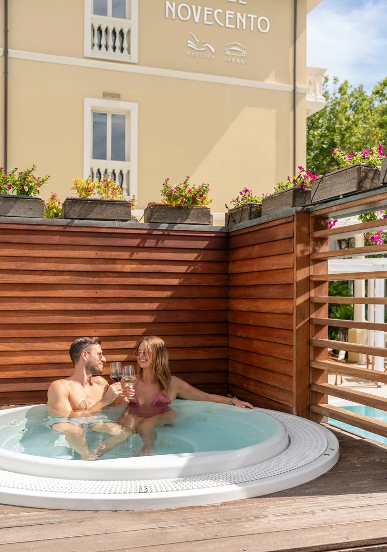 media.Gallery_Piscina_06Hotel_Novecento_Riccione