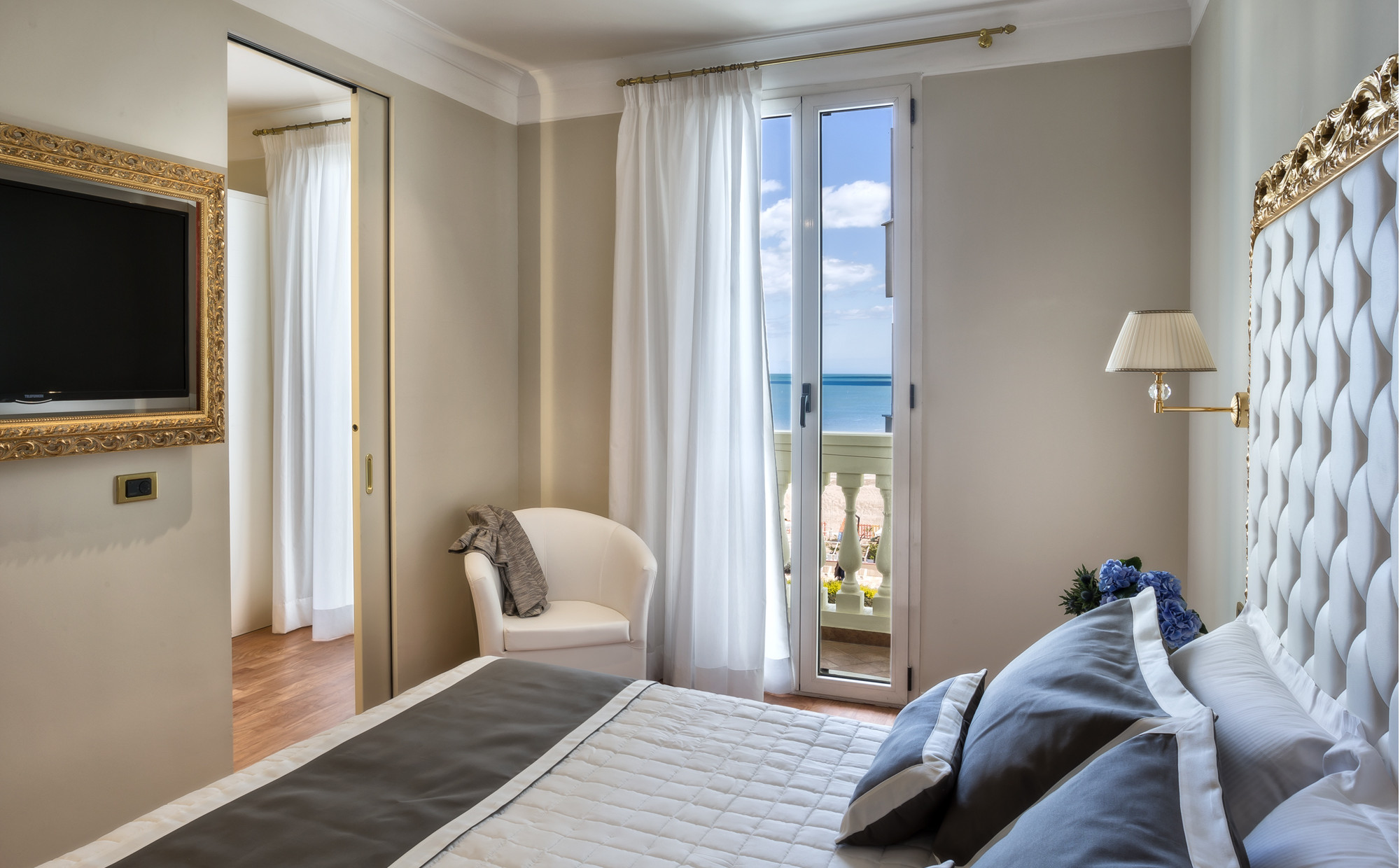 media.Slide_CameraComfort_05Hotel_Novecento_Riccione